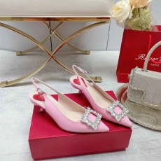 Roger Vivier flat shoes